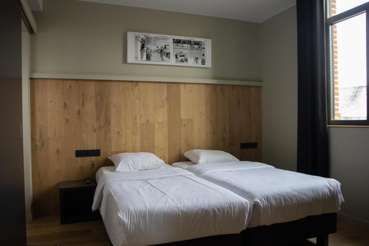 Cafe Coureur Borgloon Hotell Eksteriør bilde