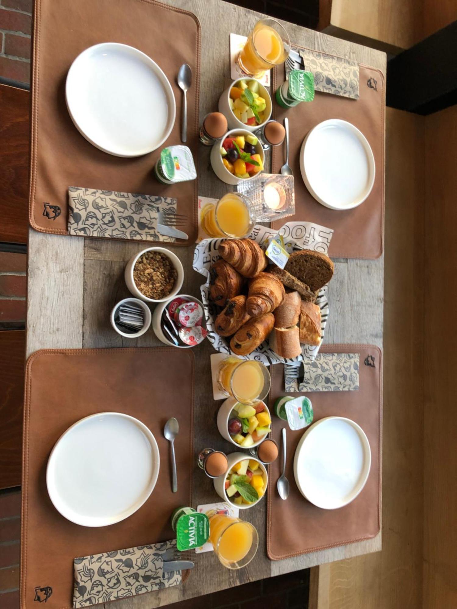 Cafe Coureur Borgloon Hotell Eksteriør bilde